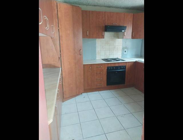 2 BEDROOM PROPERTY TO RENT IN REGENTS PARK